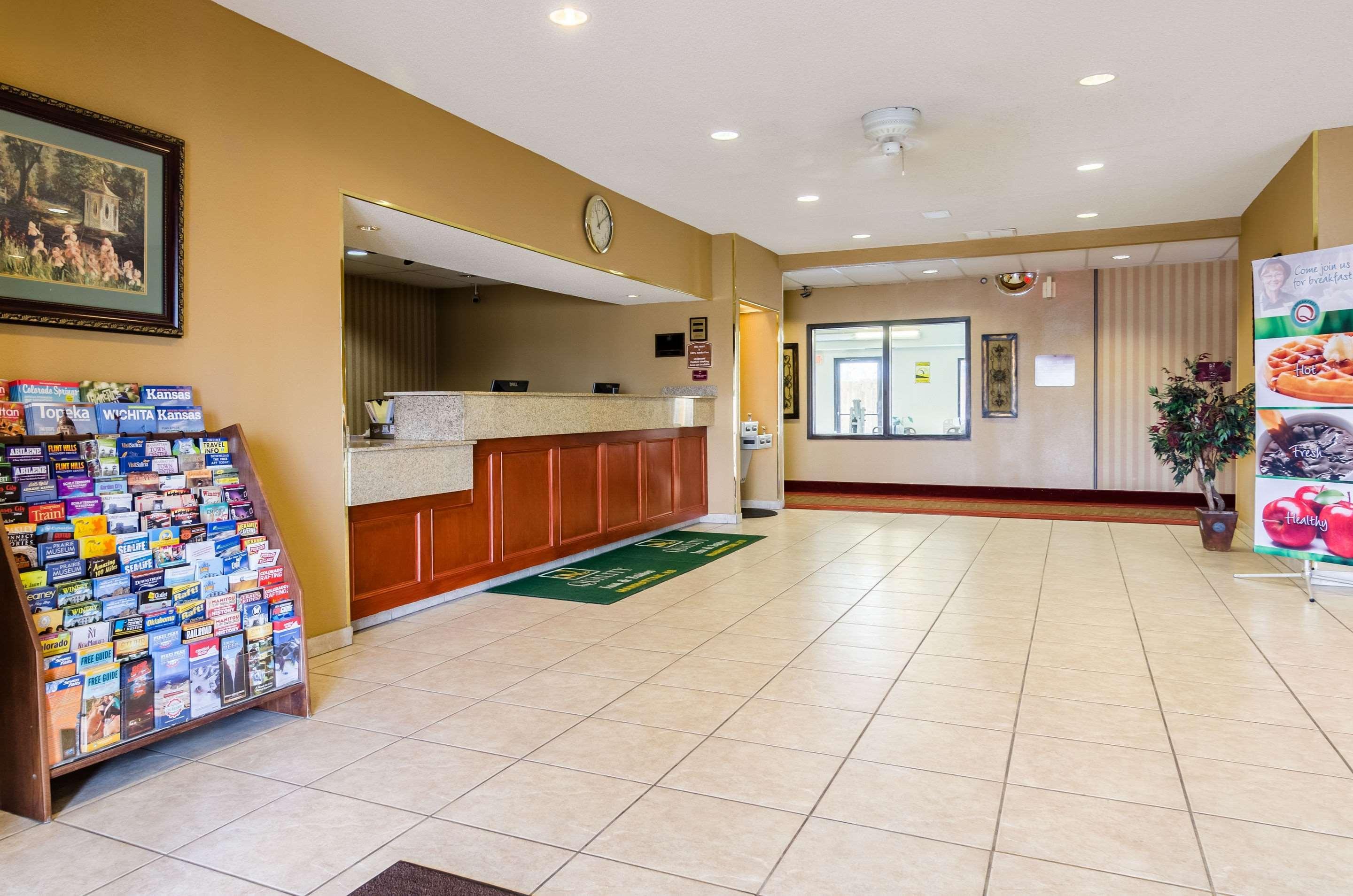 Quality Inn & Suites Manhattan Dış mekan fotoğraf