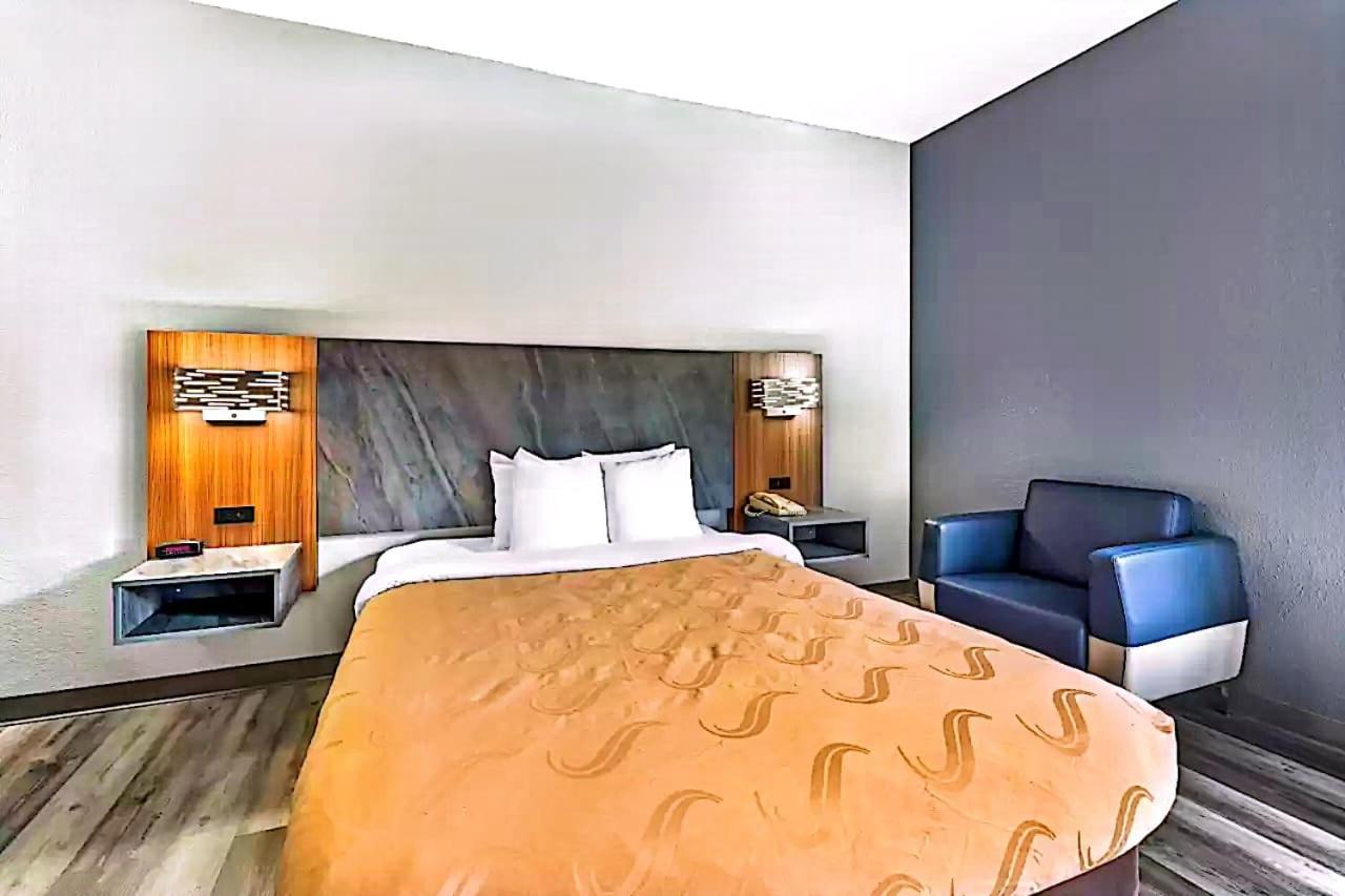 Quality Inn & Suites Manhattan Dış mekan fotoğraf