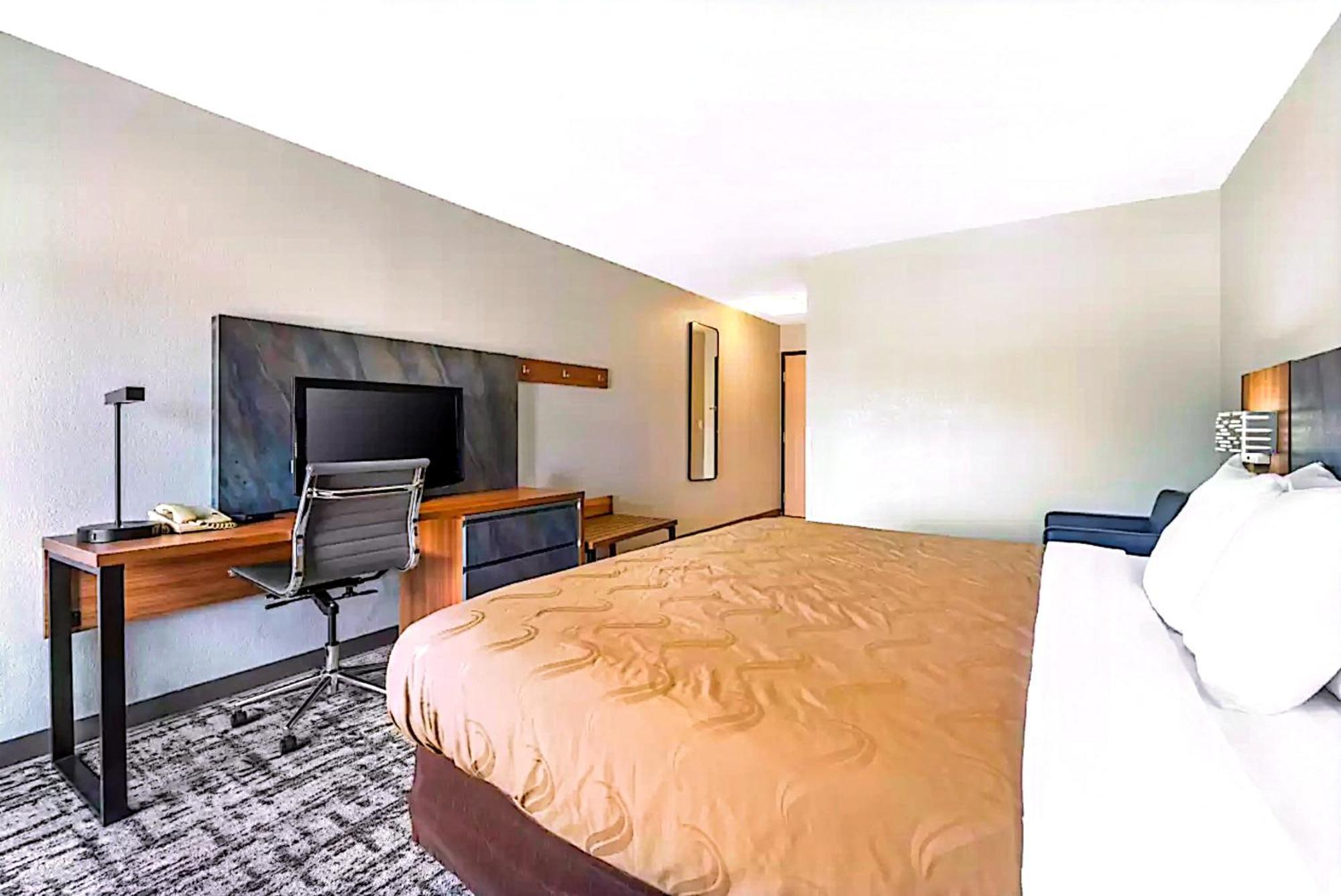 Quality Inn & Suites Manhattan Dış mekan fotoğraf