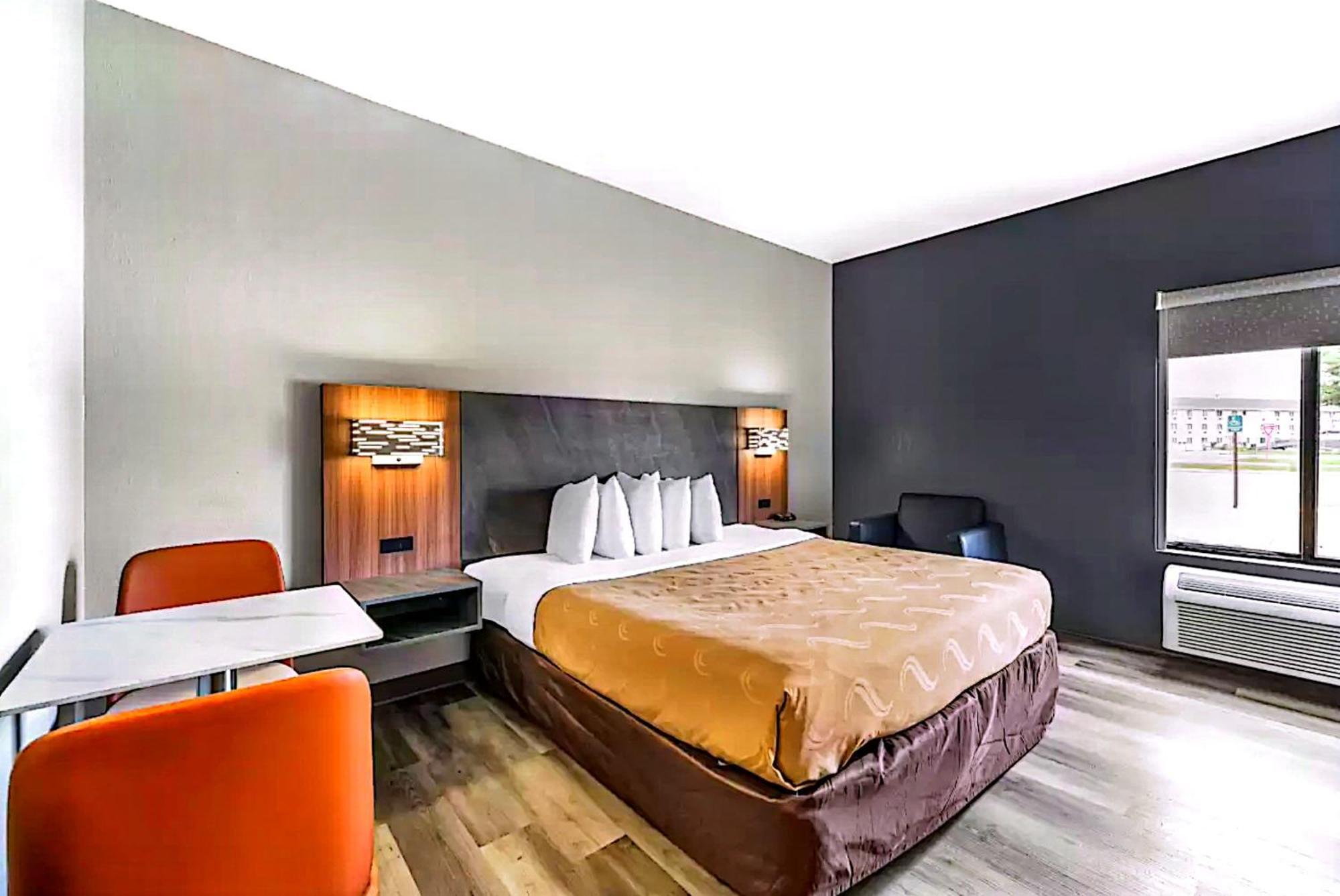 Quality Inn & Suites Manhattan Dış mekan fotoğraf