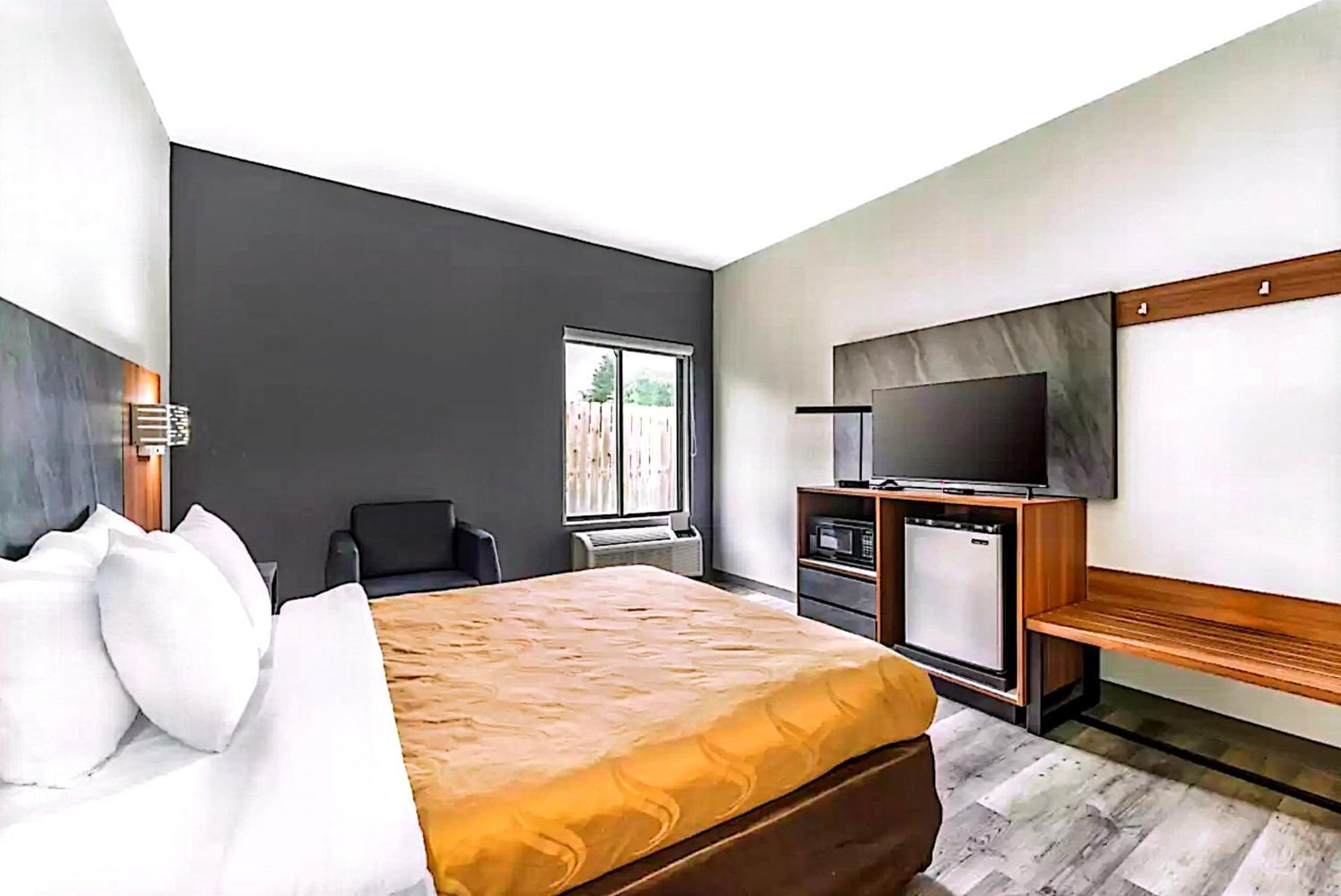 Quality Inn & Suites Manhattan Dış mekan fotoğraf