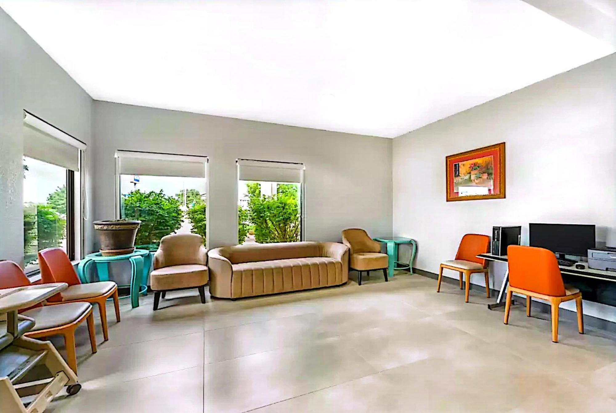 Quality Inn & Suites Manhattan Dış mekan fotoğraf