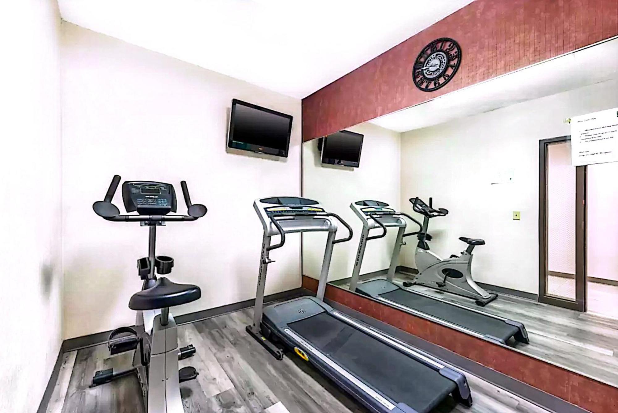 Quality Inn & Suites Manhattan Dış mekan fotoğraf