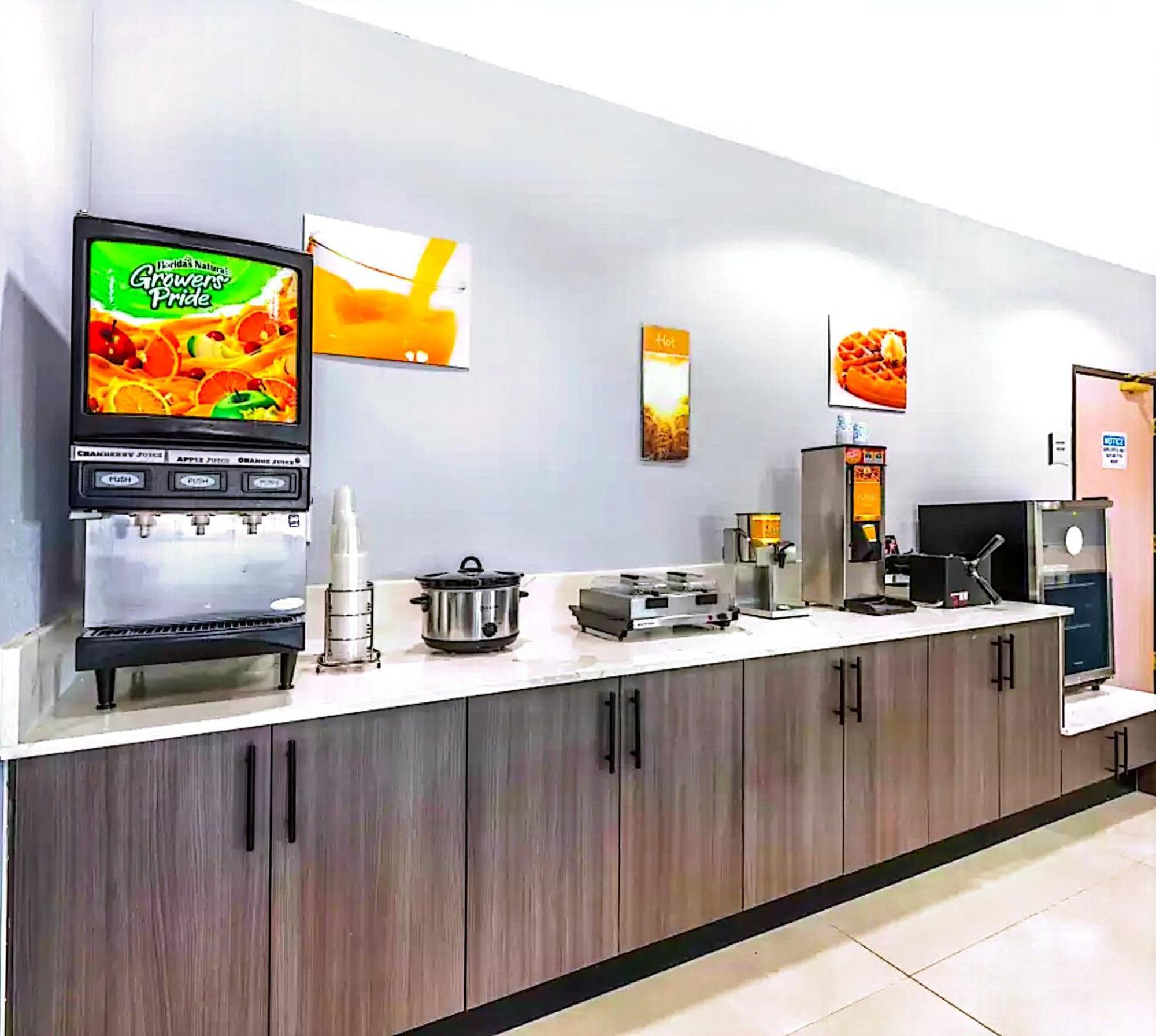 Quality Inn & Suites Manhattan Dış mekan fotoğraf
