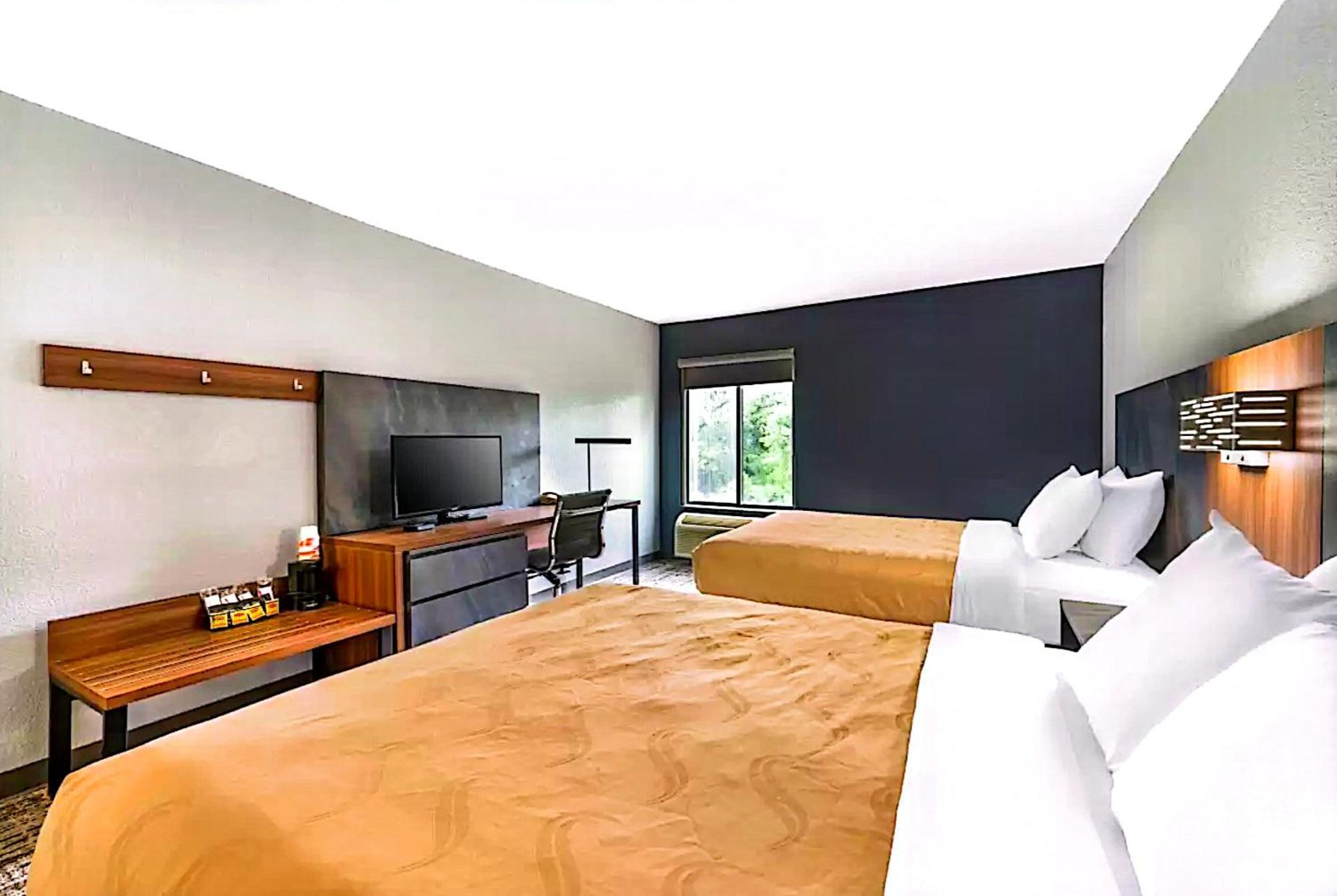 Quality Inn & Suites Manhattan Dış mekan fotoğraf