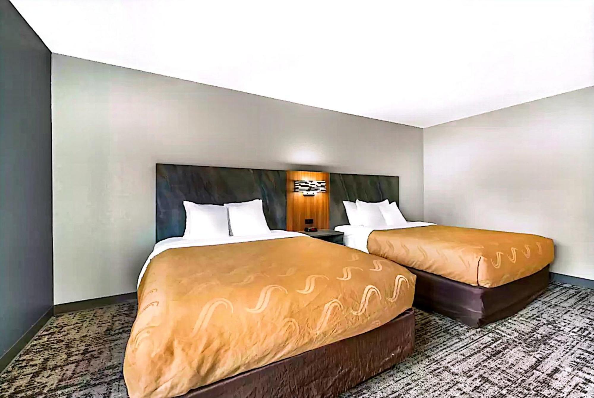 Quality Inn & Suites Manhattan Dış mekan fotoğraf