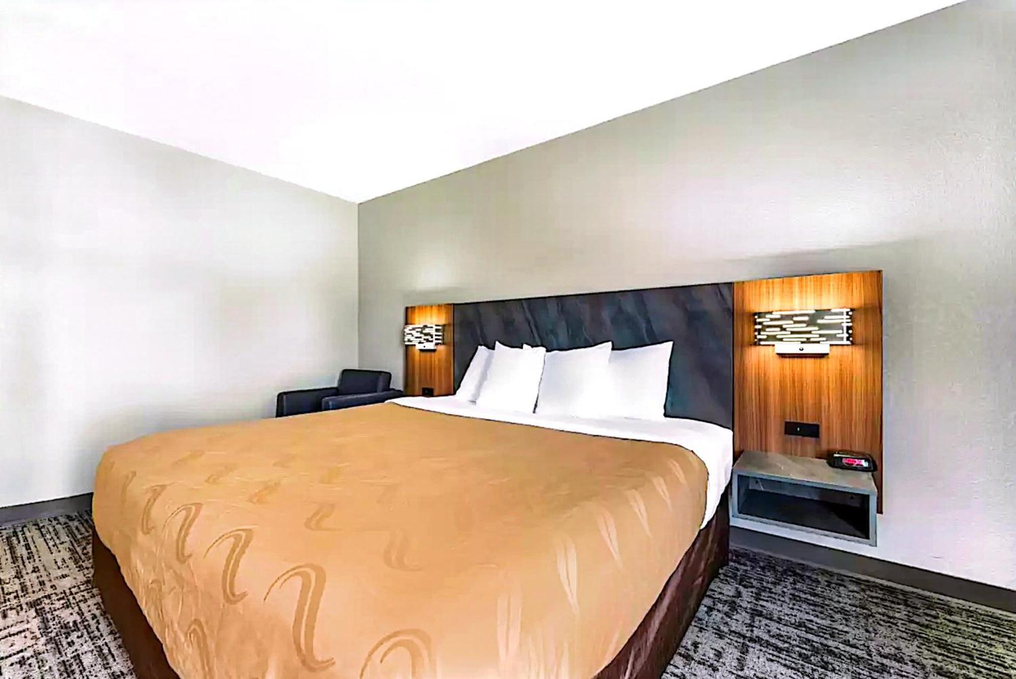 Quality Inn & Suites Manhattan Dış mekan fotoğraf