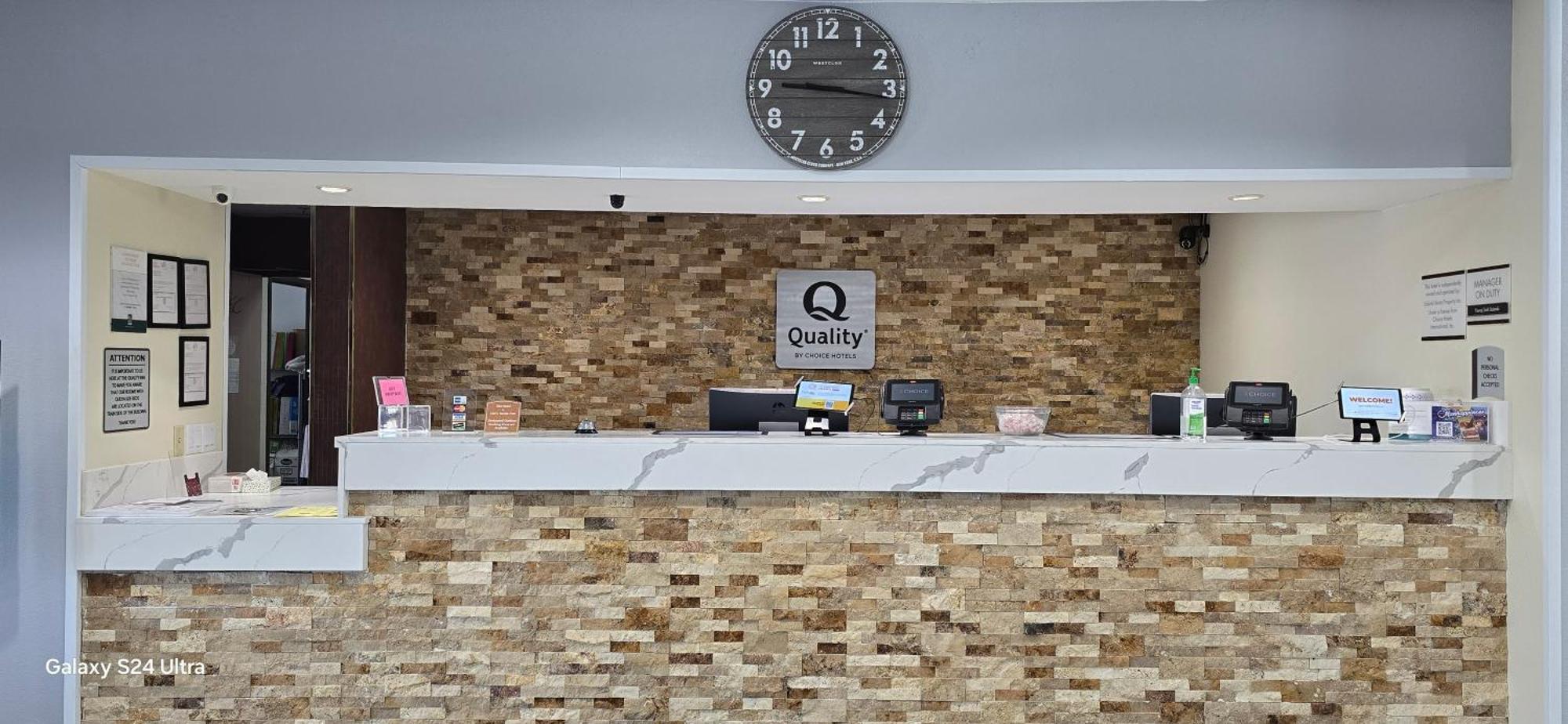 Quality Inn & Suites Manhattan Dış mekan fotoğraf