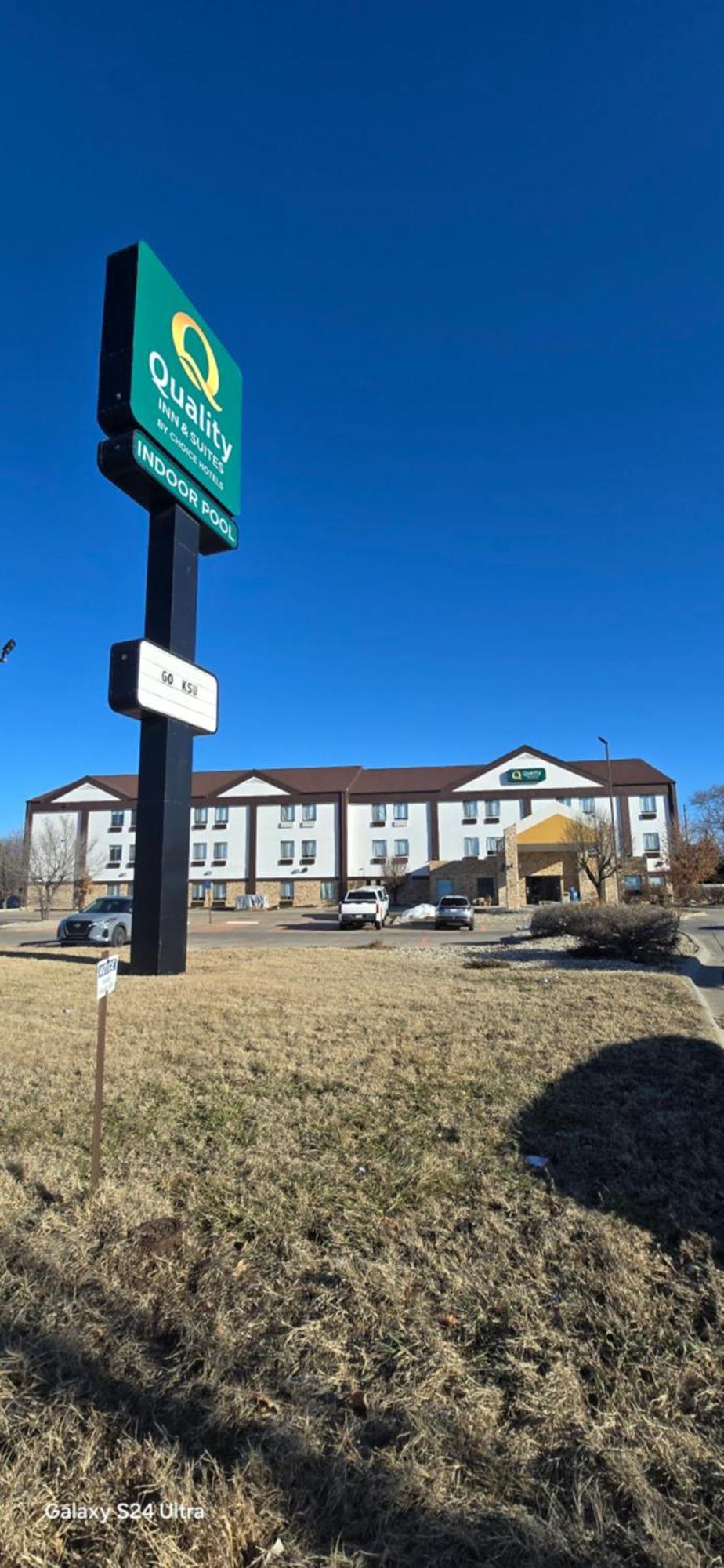 Quality Inn & Suites Manhattan Dış mekan fotoğraf