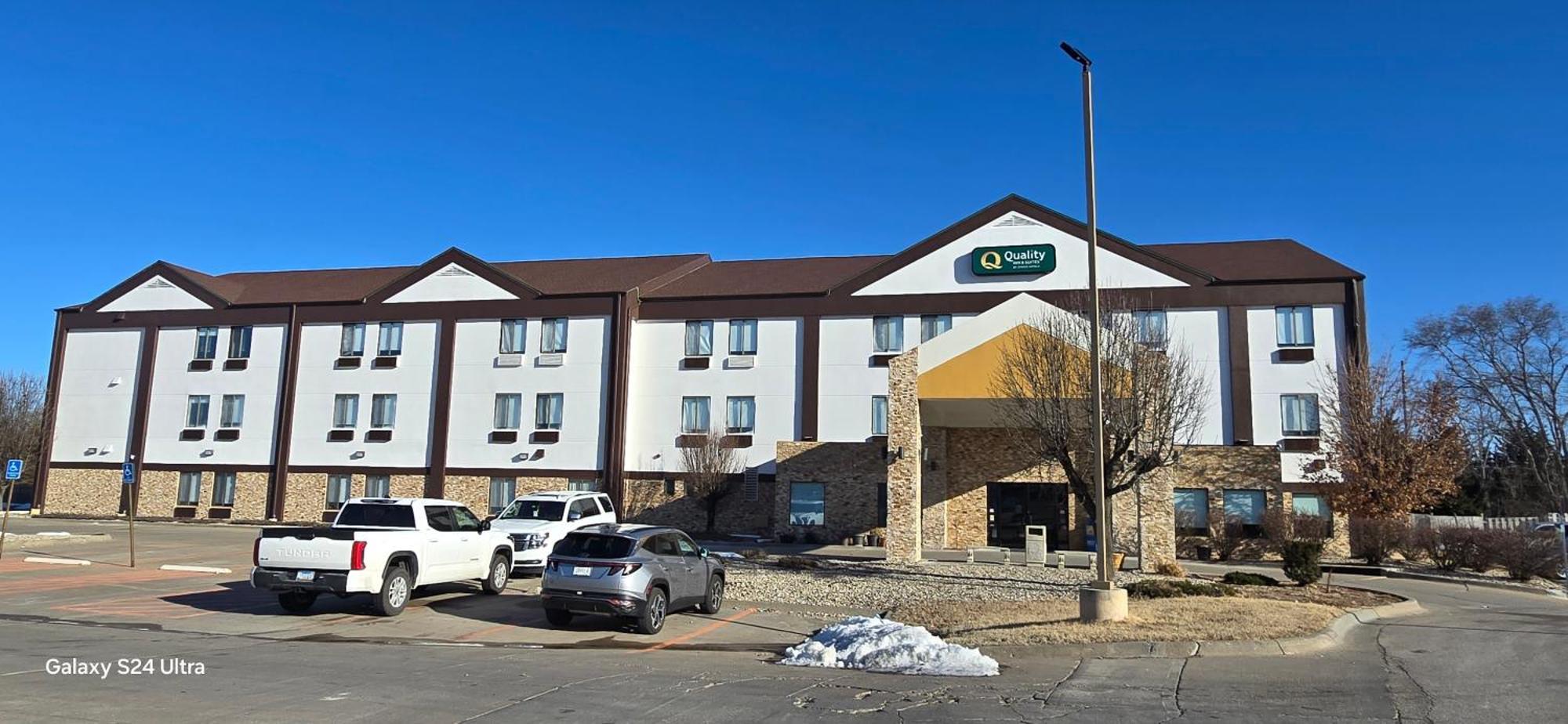 Quality Inn & Suites Manhattan Dış mekan fotoğraf