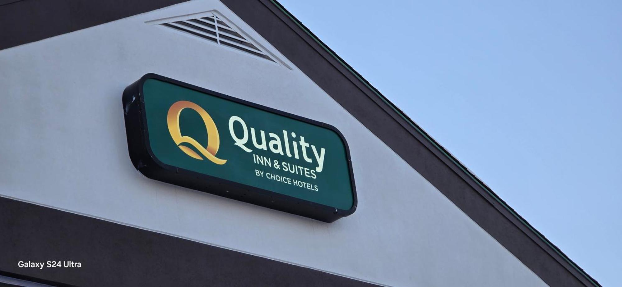 Quality Inn & Suites Manhattan Dış mekan fotoğraf