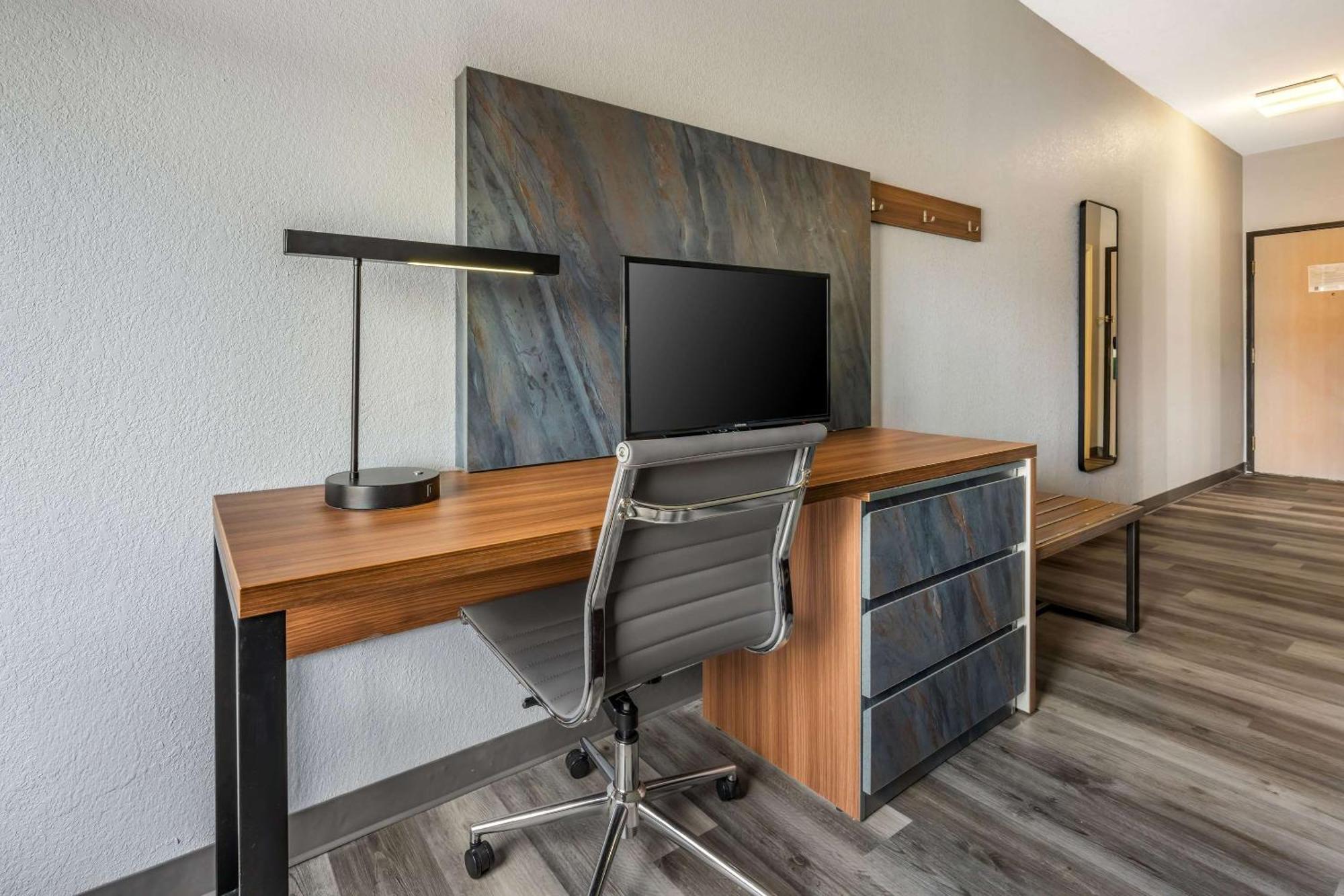 Quality Inn & Suites Manhattan Dış mekan fotoğraf