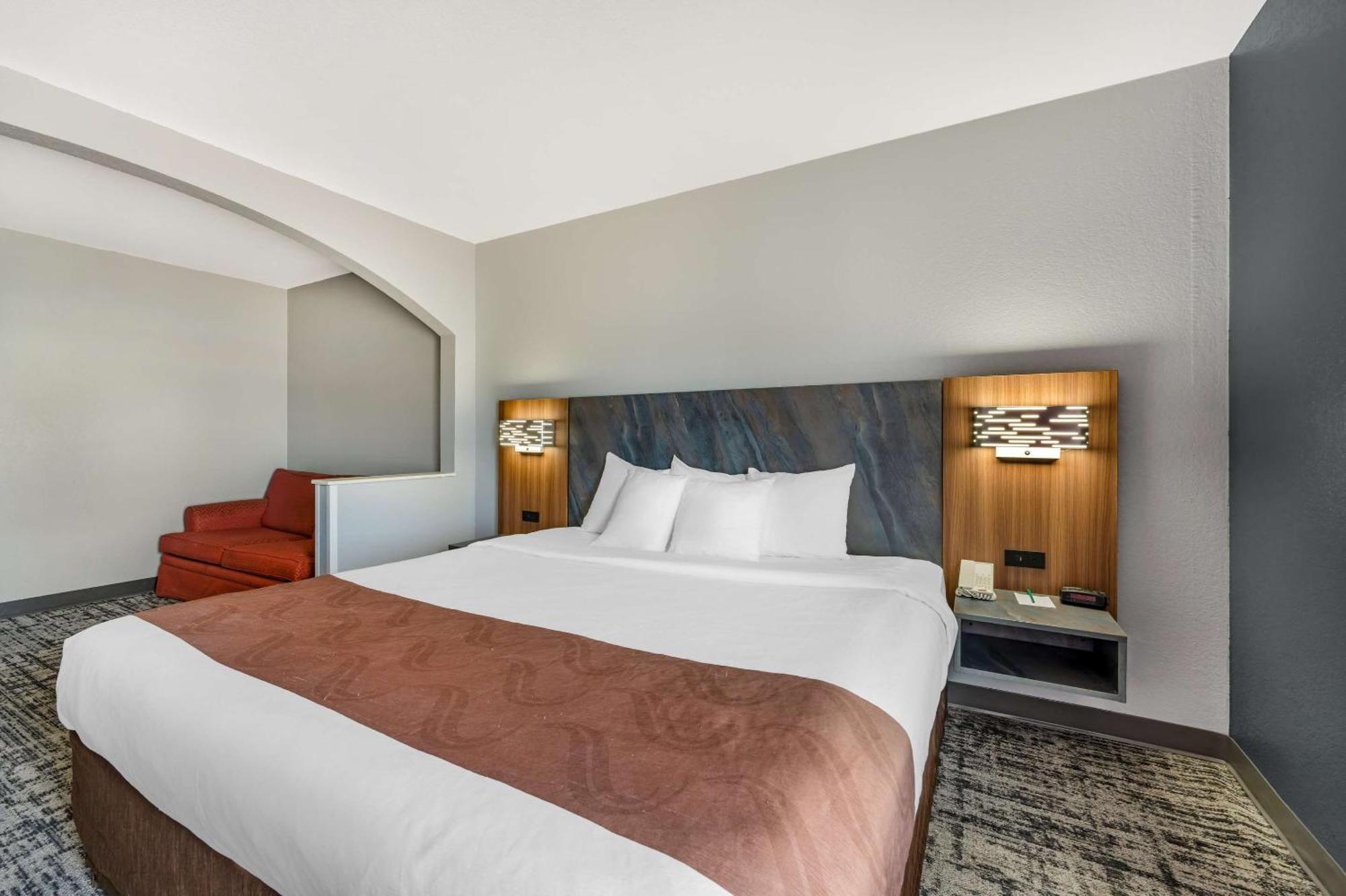 Quality Inn & Suites Manhattan Dış mekan fotoğraf