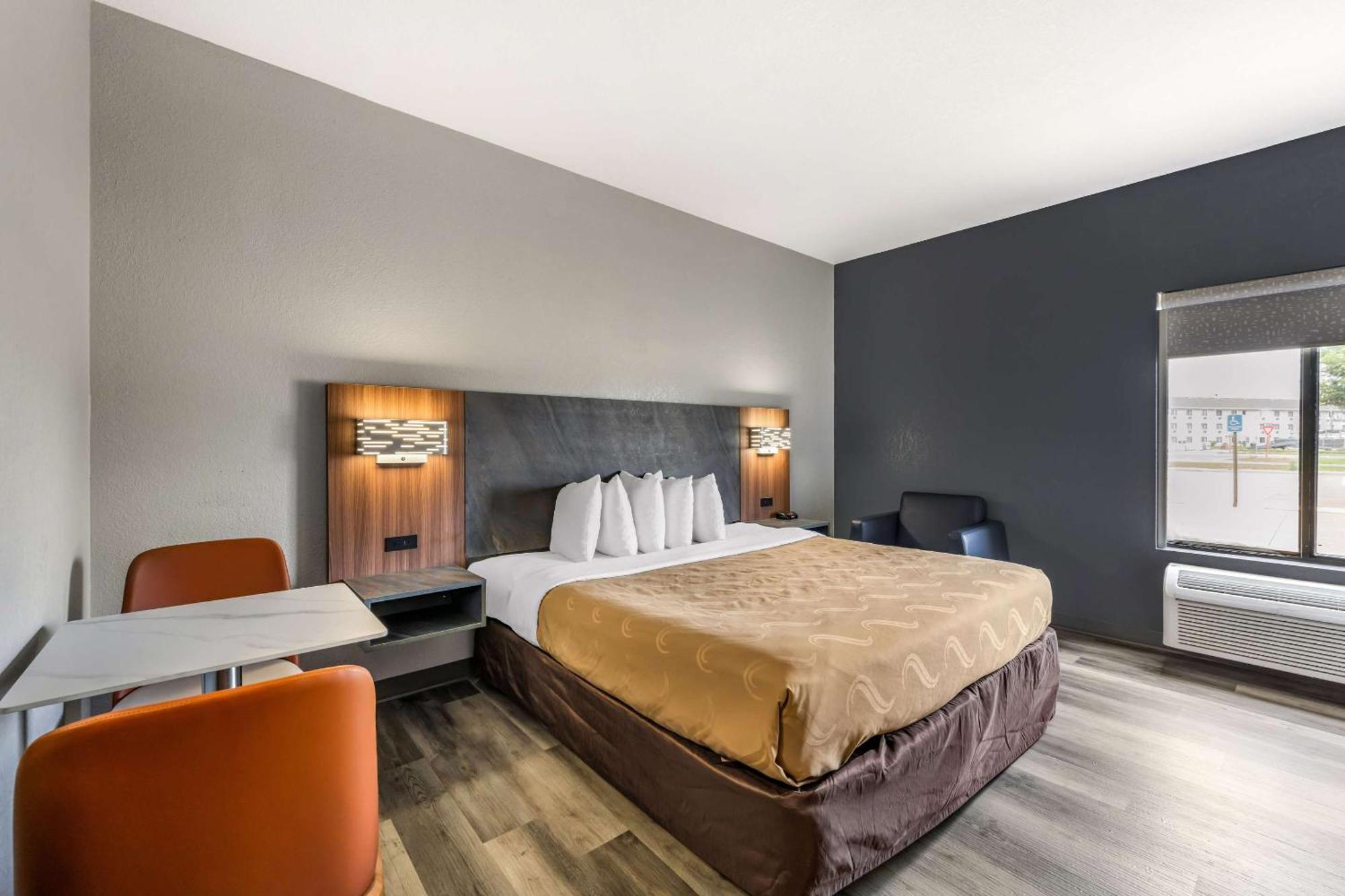 Quality Inn & Suites Manhattan Dış mekan fotoğraf