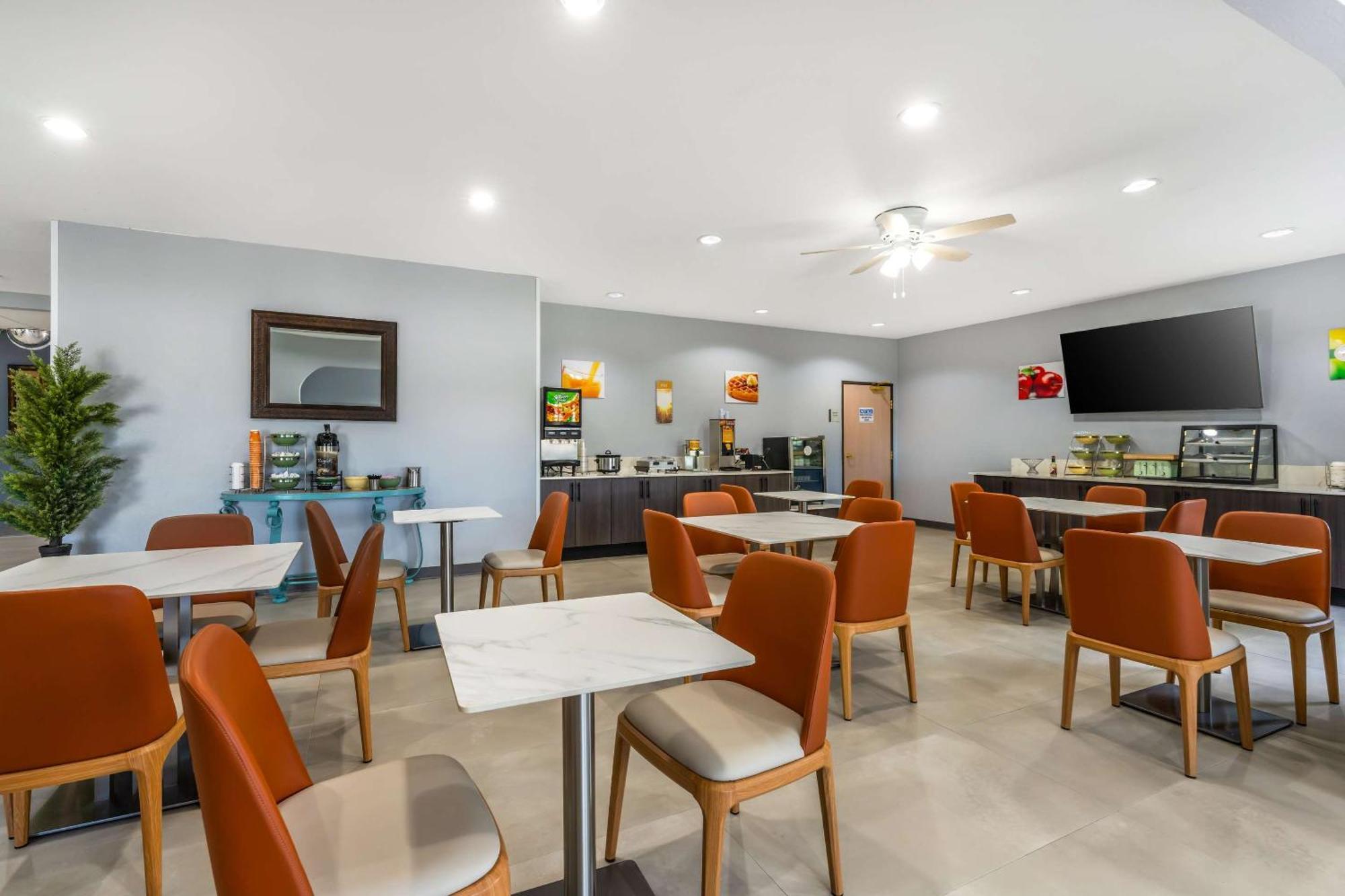 Quality Inn & Suites Manhattan Dış mekan fotoğraf