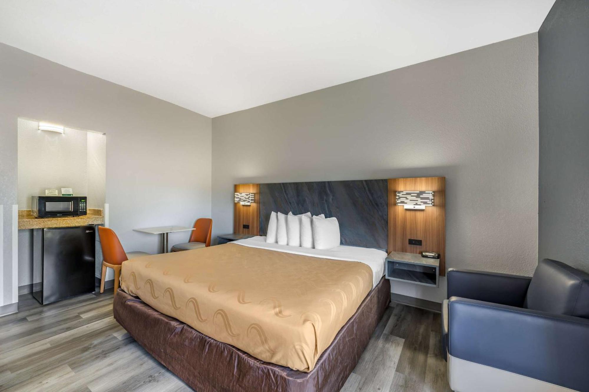 Quality Inn & Suites Manhattan Dış mekan fotoğraf