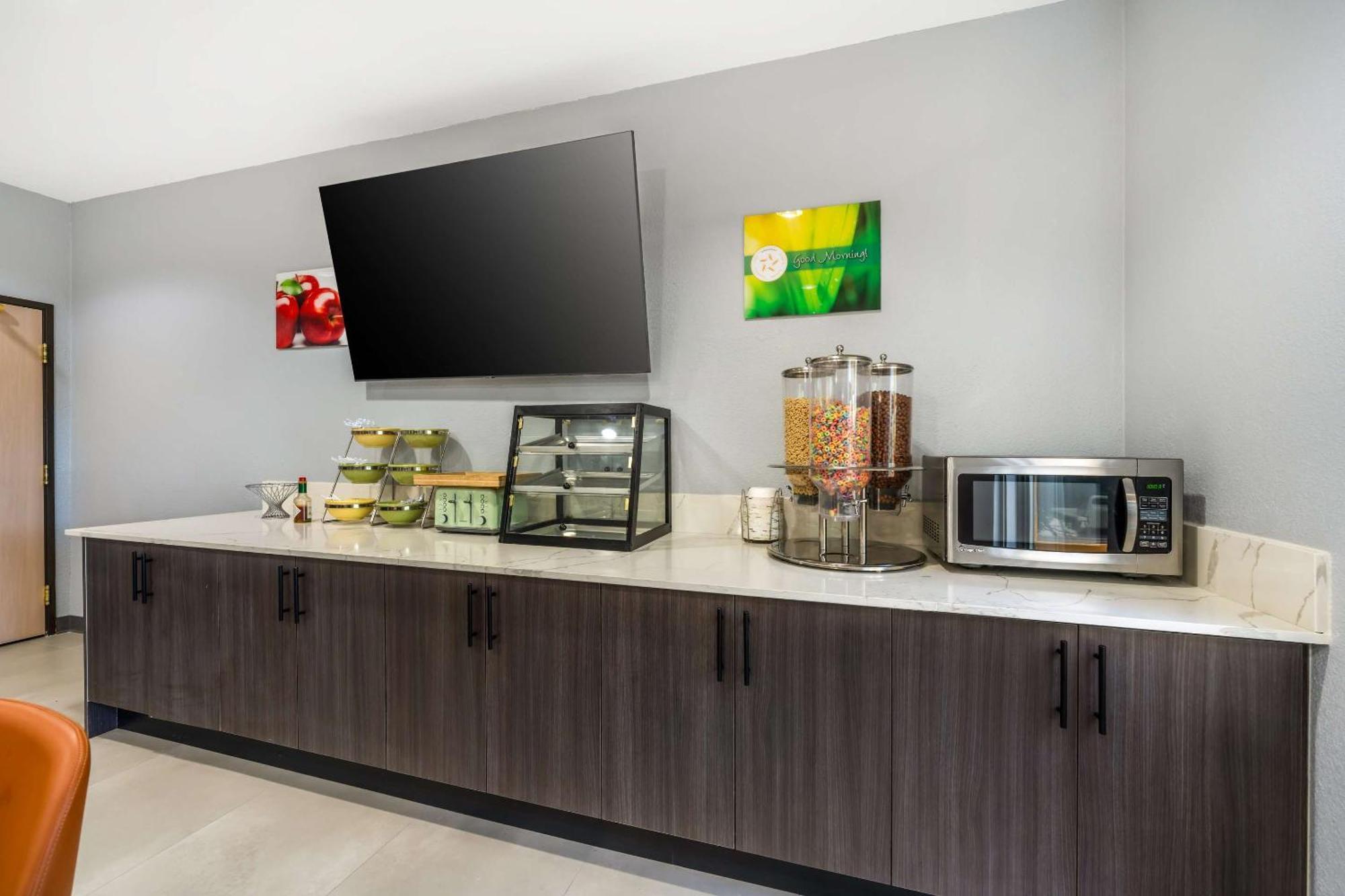 Quality Inn & Suites Manhattan Dış mekan fotoğraf