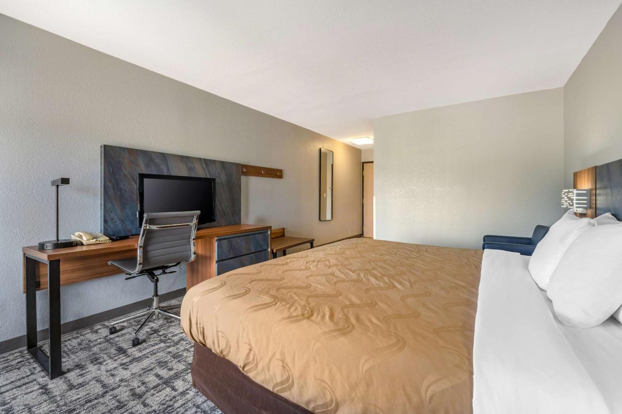 Quality Inn & Suites Manhattan Dış mekan fotoğraf